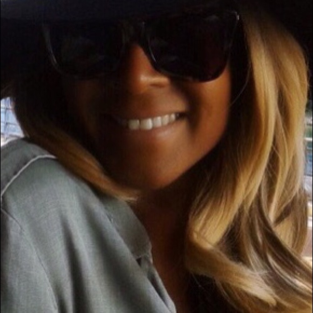 Meet your Posher, Deborah